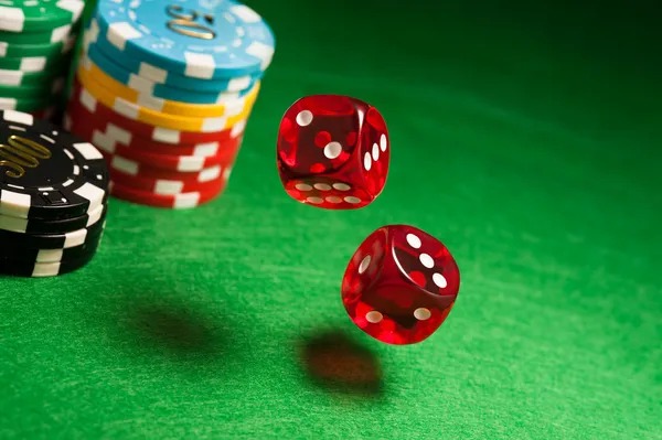 burgerslot Lightning Baccarat mobile interface showing cards, multipliers, and betting buttons